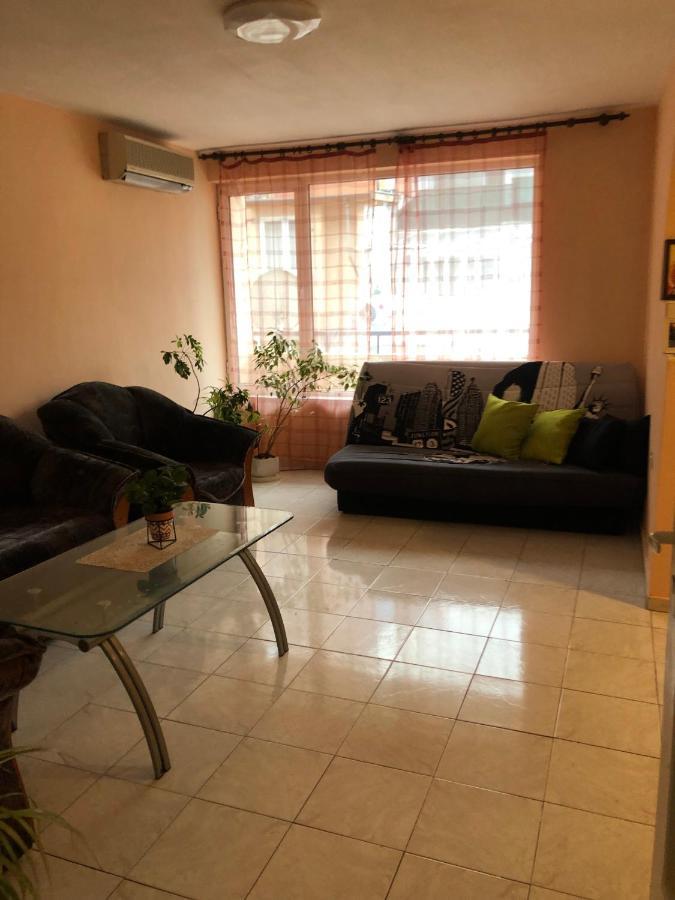 Spacious Beautiful Apartment - Prime Location Varna Exteriér fotografie